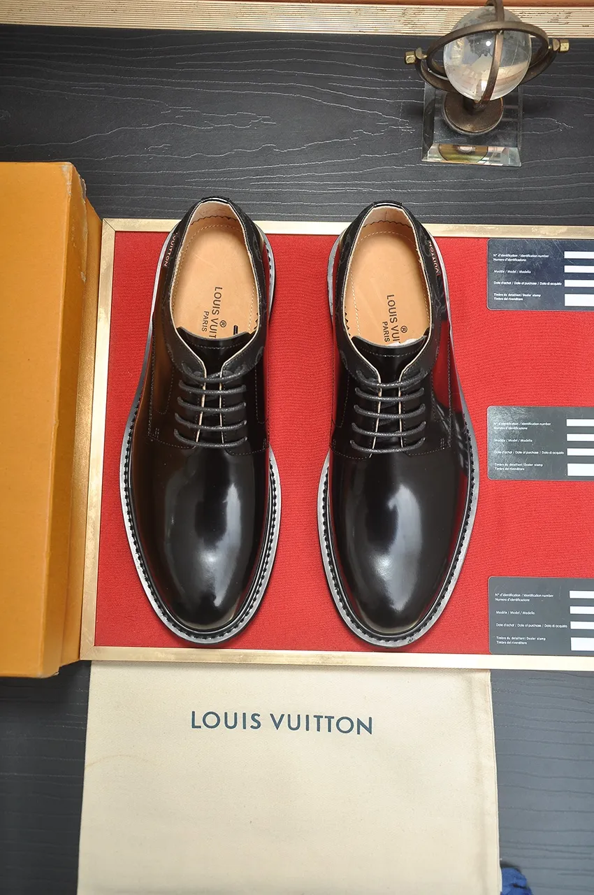 Men's men's shoes 💰560💶 [LV] (original single cowhide lining) 🍀LV's latest genuine leather business suit shoes are launched simultaneously on the official website. The first-layer cowhide imported from Italy is made of heavy gold, 💥1:1 rubber outsole from the official website. Versatile to wear, high-end without losing class, and the color combination is extraordinary. This four-season style is alluring when worn on your feet, showing off your big-name flair. Standard code 38-44 (45 customized)